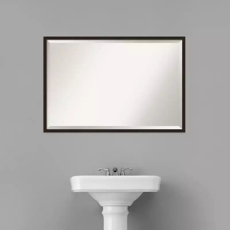 Miroir mural de salle de bain étroit encadré 37" x 25" Marron foncé Rectangulaire Moderne, Cadre en bois, Fixation murale