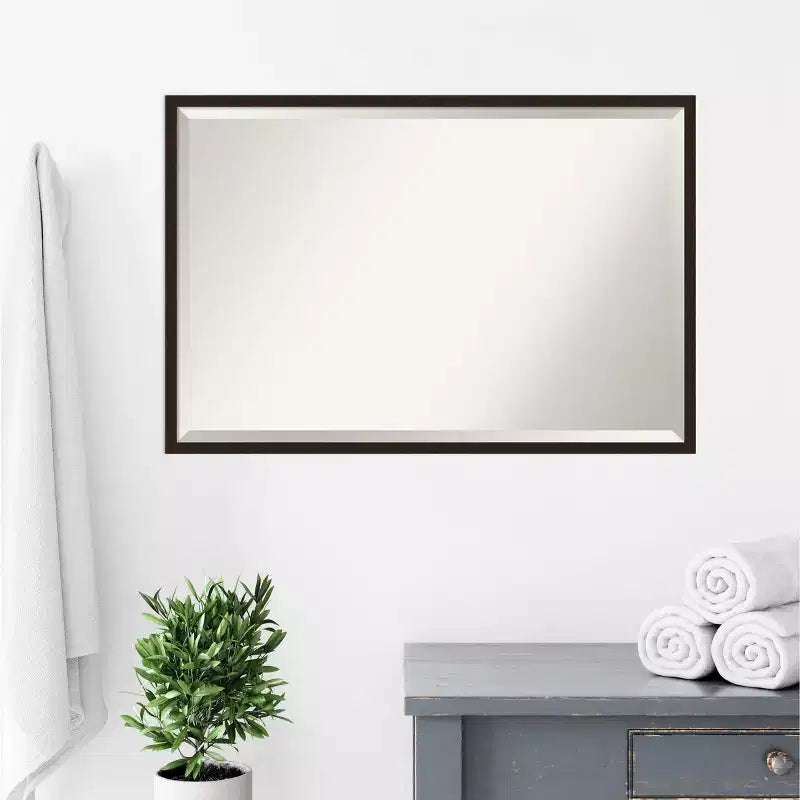 Miroir mural de salle de bain étroit encadré 37" x 25" Marron foncé Rectangulaire Moderne, Cadre en bois, Fixation murale