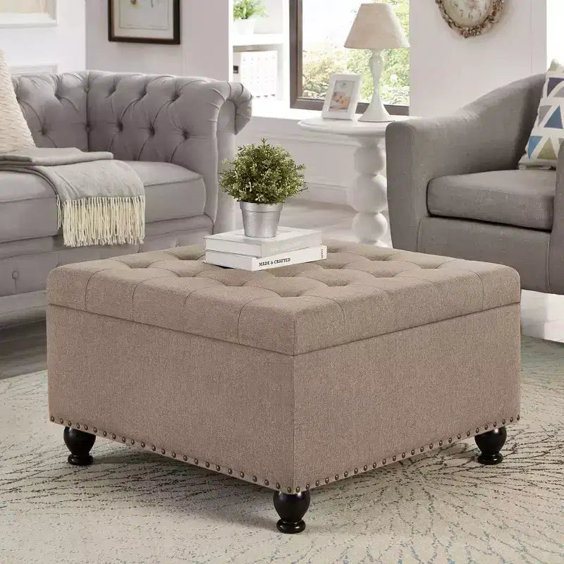Pouffe de rangement carré de 76 cm avec capitonnage boutonné et clous décoratifs, repose-pieds rembourré avec pieds en bois pour salon, chambre, entrée