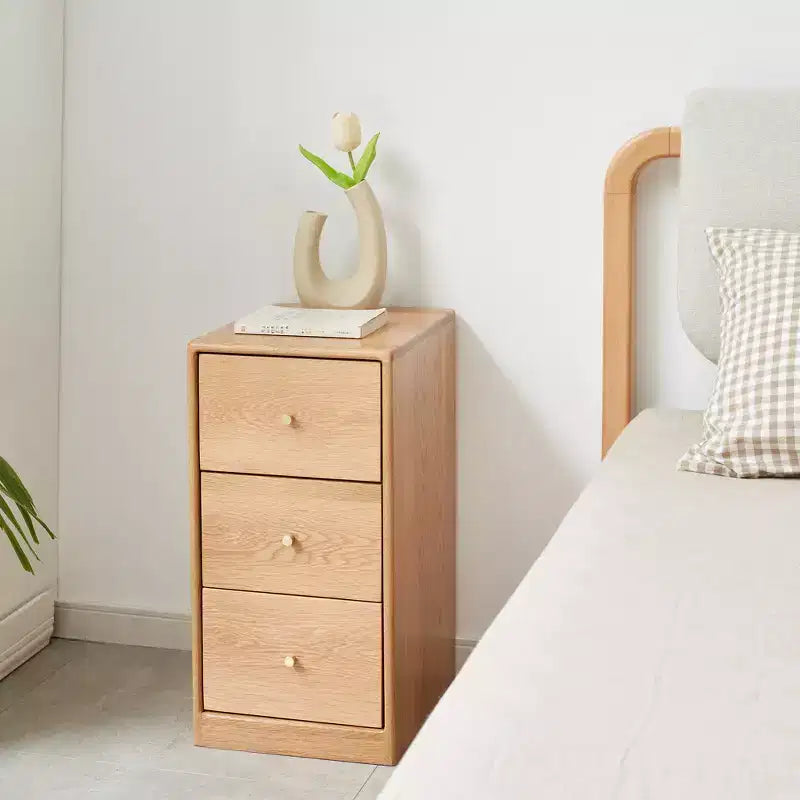 Petite commode en chêne massif, meuble de chambre moderne avec tiroirs sur rails coulissants en bois massif, design étroit pour salon et couloir