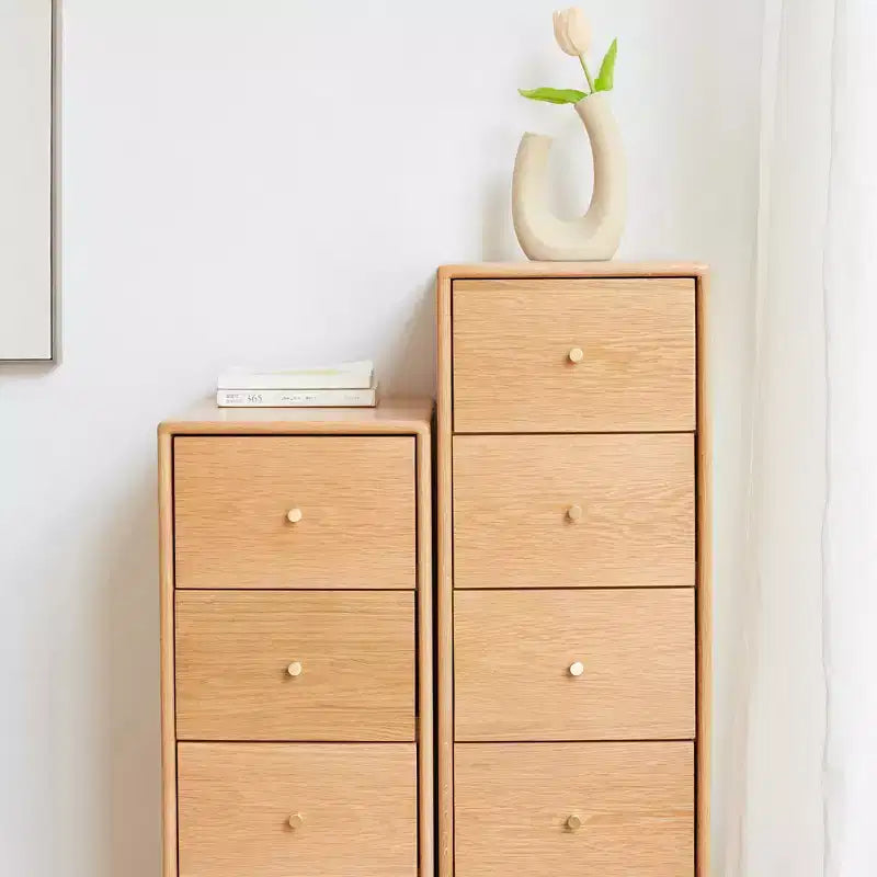 Petite commode en chêne massif, meuble de chambre moderne avec tiroirs sur rails coulissants en bois massif, design étroit pour salon et couloir