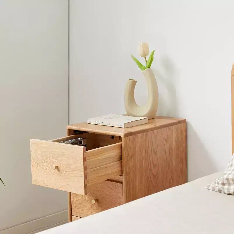 Petite commode en chêne massif, meuble de chambre moderne avec tiroirs sur rails coulissants en bois massif, design étroit pour salon et couloir