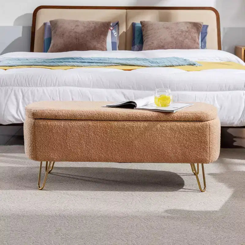 Banc de rangement moderne de 39 po avec revêtement en fausse fourrure, banc d'entrée avec pieds dorés, bout de lit, pouf pour salon, chambre à coucher