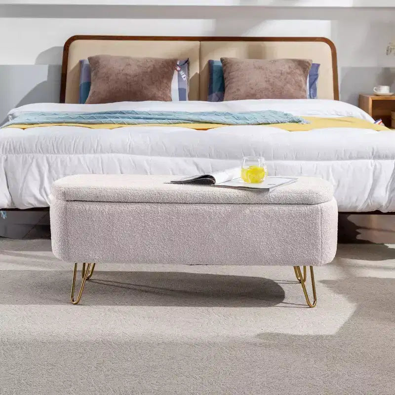 Banc de rangement moderne de 39 po avec revêtement en fausse fourrure, banc d'entrée avec pieds dorés, bout de lit, pouf pour salon, chambre à coucher