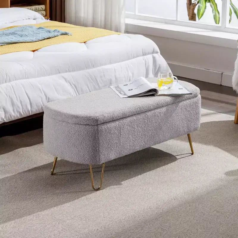 Banc de rangement moderne de 39 po avec revêtement en fausse fourrure, banc d'entrée avec pieds dorés, bout de lit, pouf pour salon, chambre à coucher