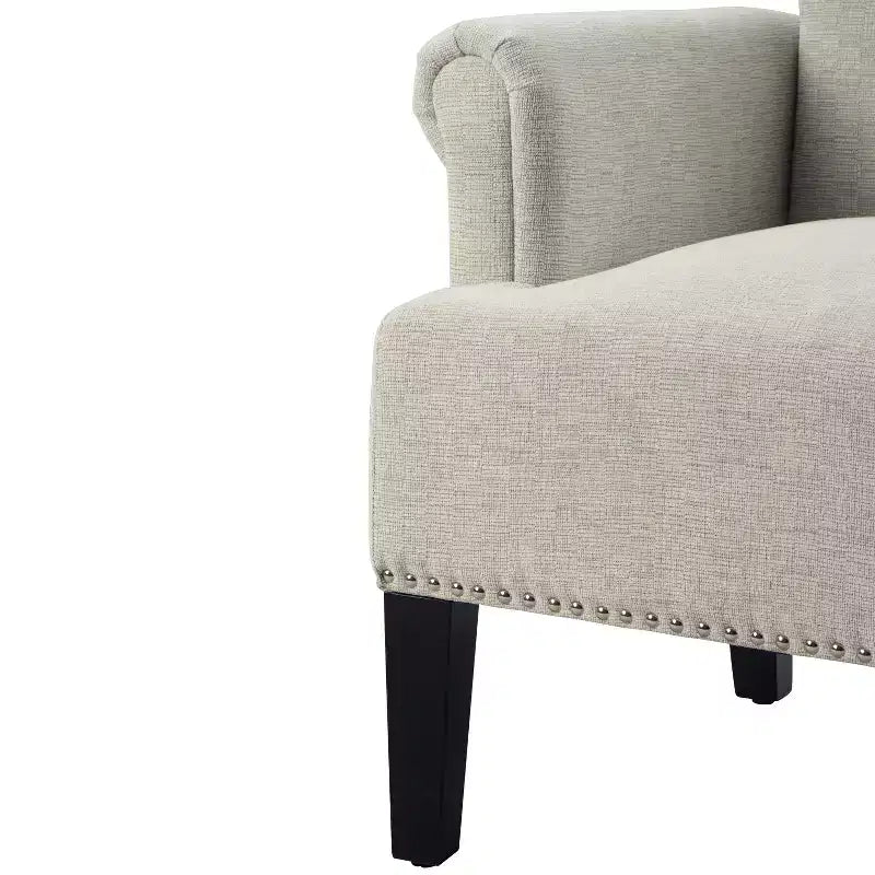Fauteuil en polyester tufté avec rivets traditionnels Pearl et accoudoirs roulés