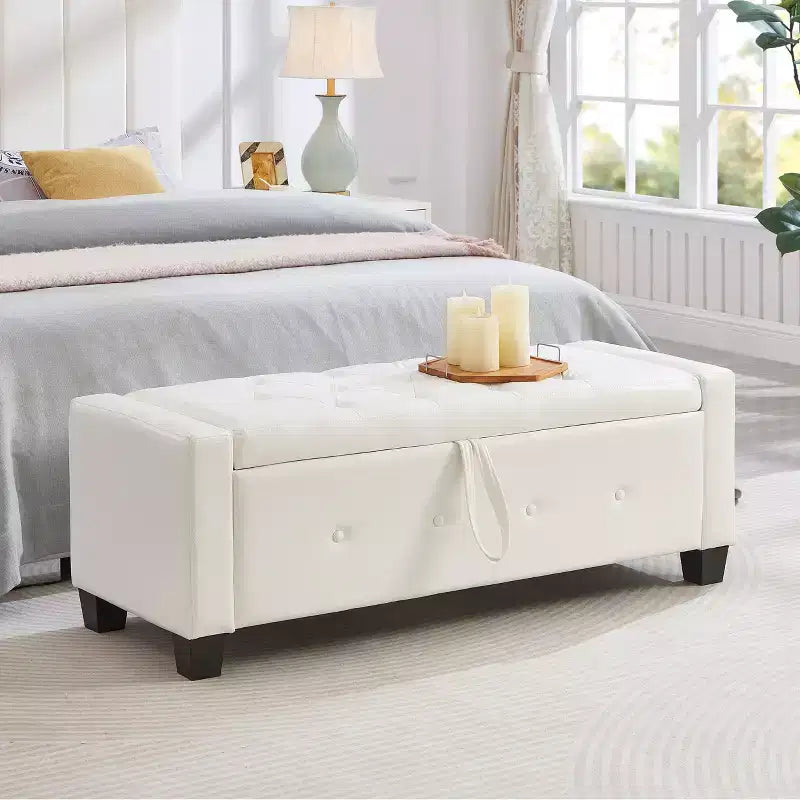 Banc de rangement moderne avec ottomane rembourrée en similicuir capitonné, banc d'entrée avec rangement, banc de bout de lit à plateau rabattable pour salon