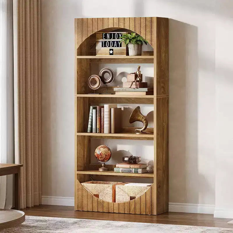 Étagère haute à 5 niveaux de 70,8 po, Bibliothèque en bois de style ferme avec dessus arqué cannelé pour le salon et le bureau à domicile