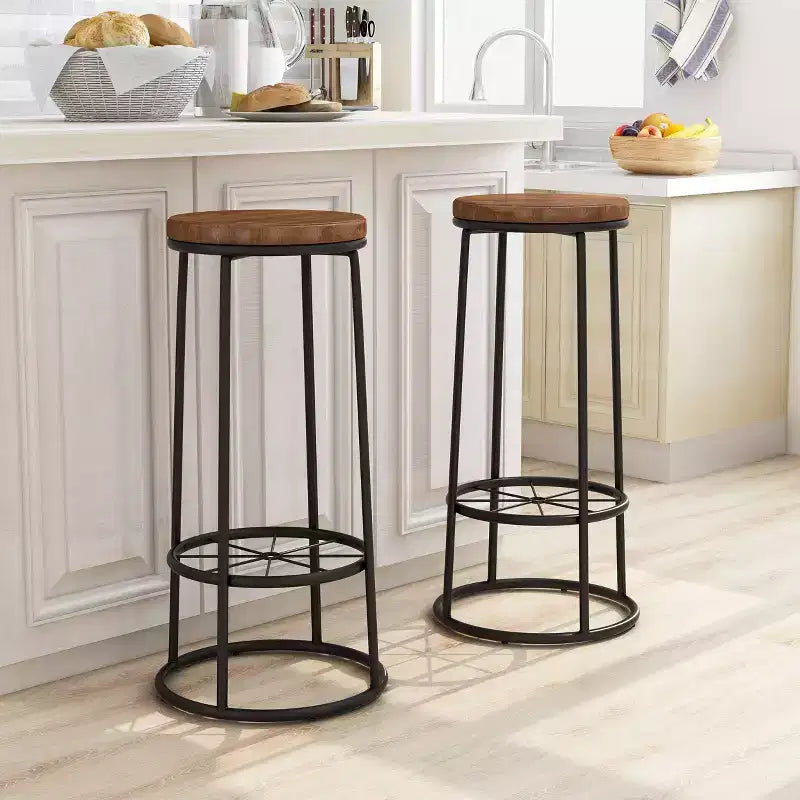 24/7 Shop At Home : 2 tabourets de bar Pilat, hauteur fixe 33 po, cadre et repose-pieds en métal, gris clair