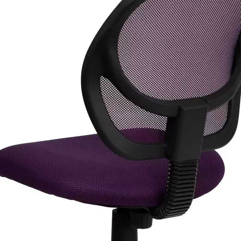 Fauteuil de bureau pivotant à dossier bas en maille avec dossier carré incurvé