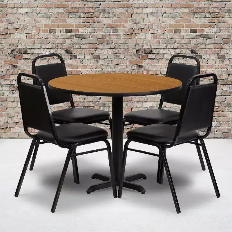 Table ronde stratifiée à piétement en X de 36 po avec 4 chaises de banquet